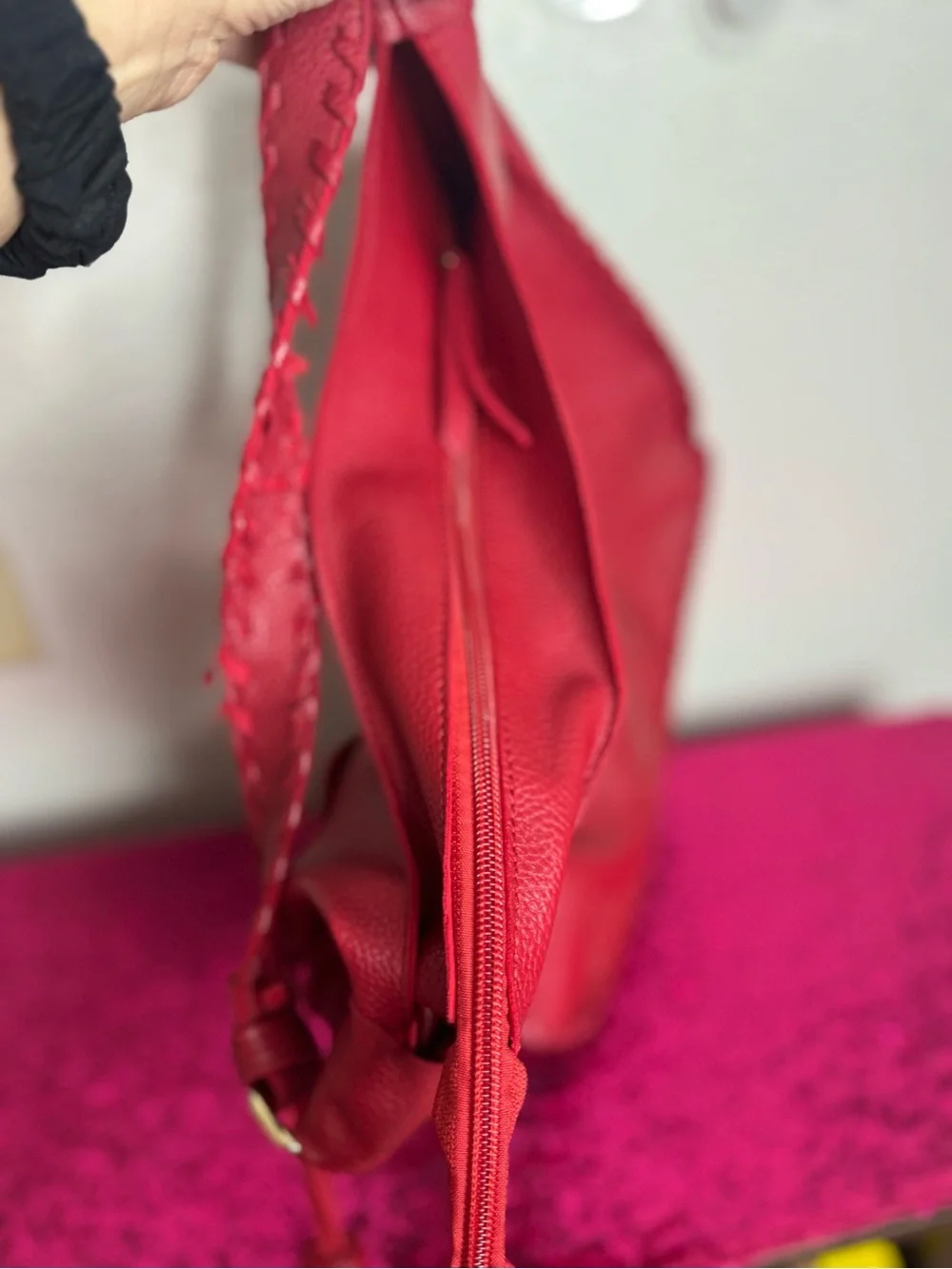 2/for $20 🪩 Fringed Red Pebbled Hobo Shoulder Bag - Mark & Hall